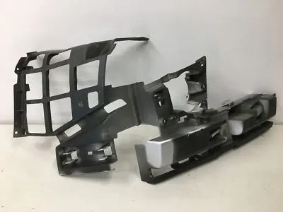 8200412403 TAMPON BRAKETİ MEGANE II ÖN SAĞ