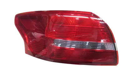 FORD FOCUS- SD- 15/18; DIŞ STOP LAMBASI SOL KIRMIZI/BEYAZ (RIA)